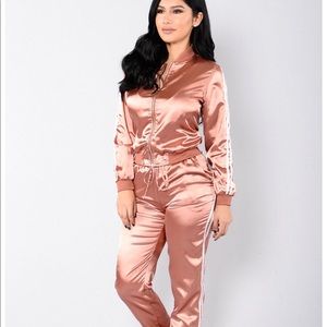 Fashion Nova Let it Go Set NWT